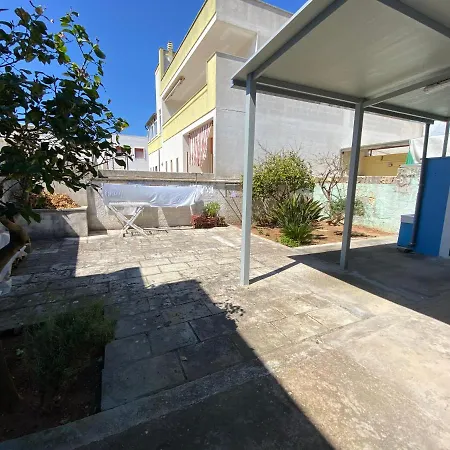 Casa Confortevole A بيت للعطل