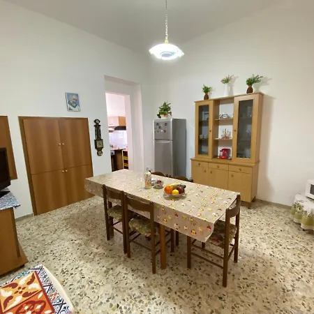 بيت للعطل Casa Confortevole A توري سان جيوفاني أوغينتو